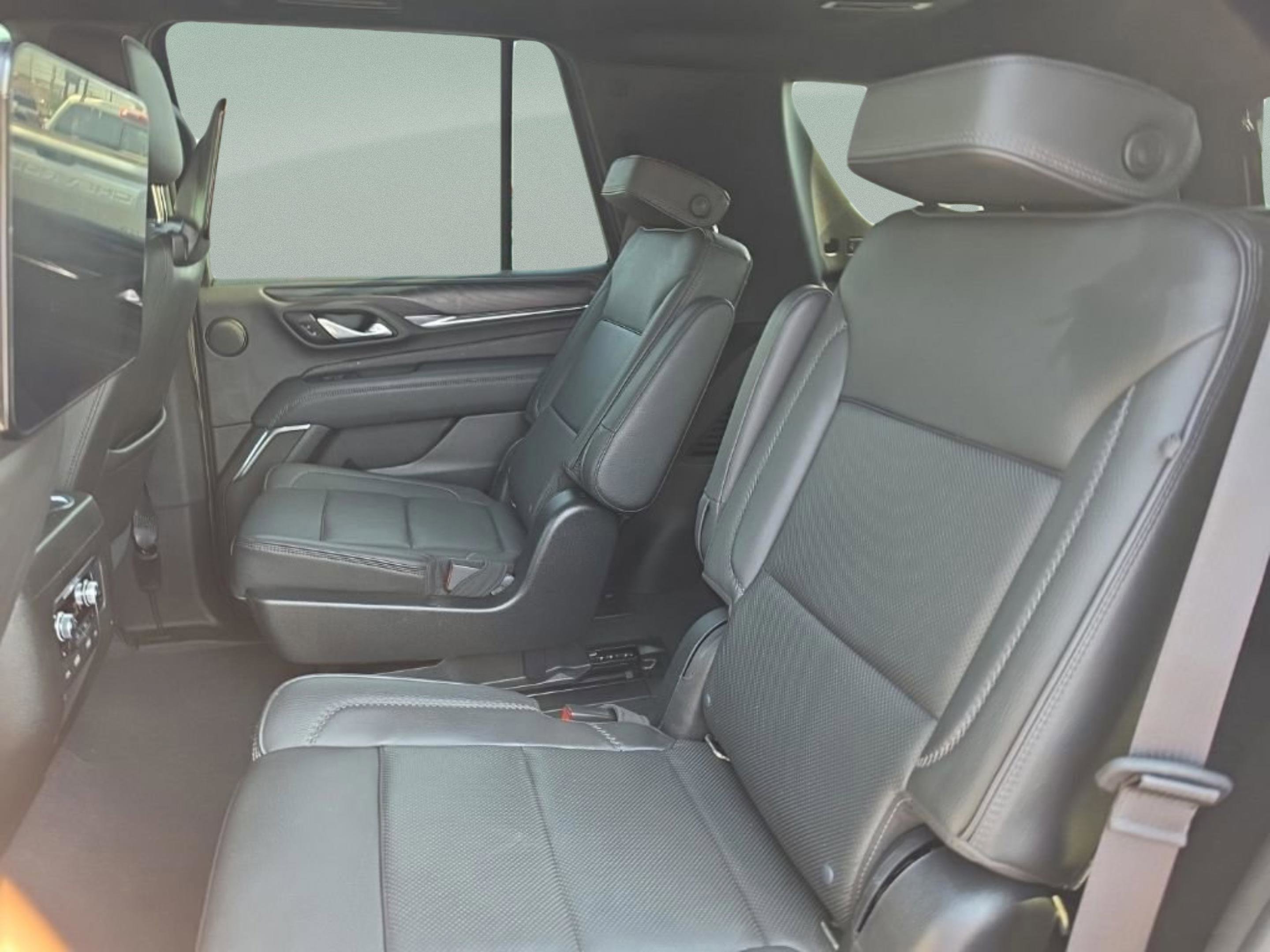 Used 2021 GMC Yukon Denali w/ LPO, Illumination Package image 30