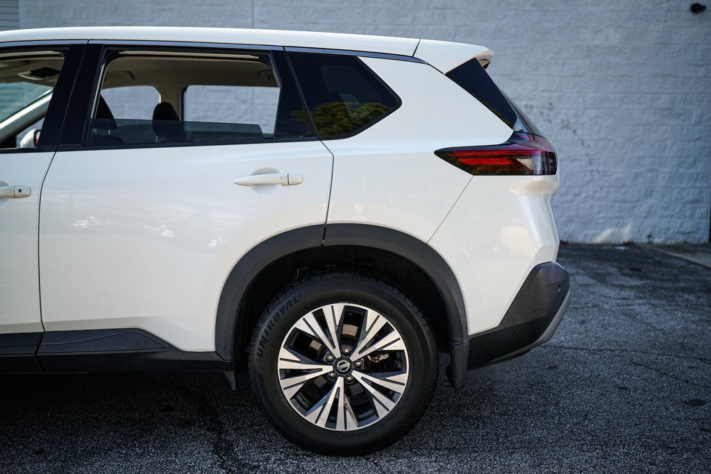 Used 2021 Nissan Rogue SV image 11