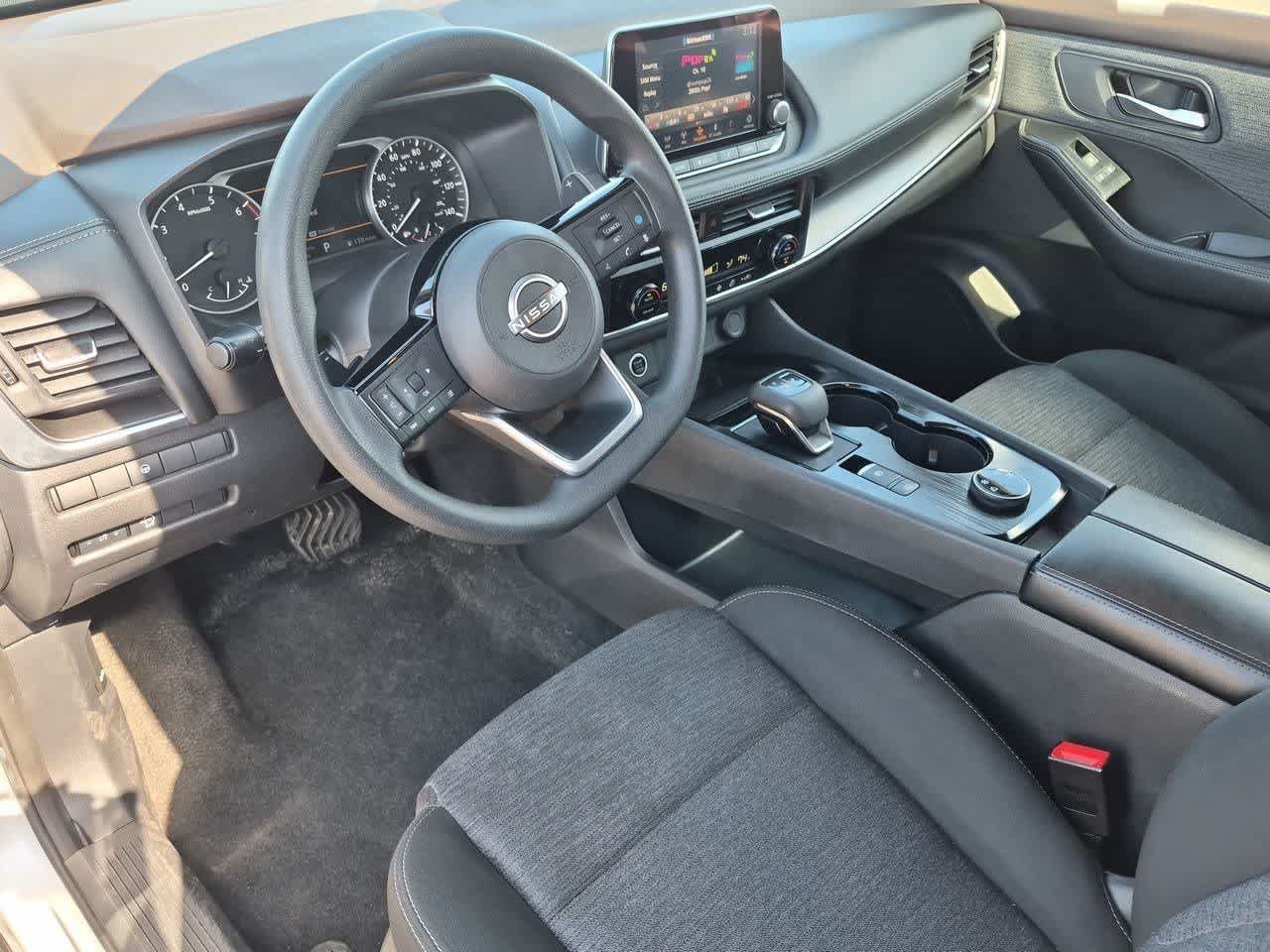 Used 2023 Nissan Rogue SV AWD/4WD image 2