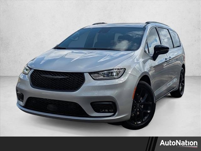 New 2026 Chrysler Pacifica Limited image 1