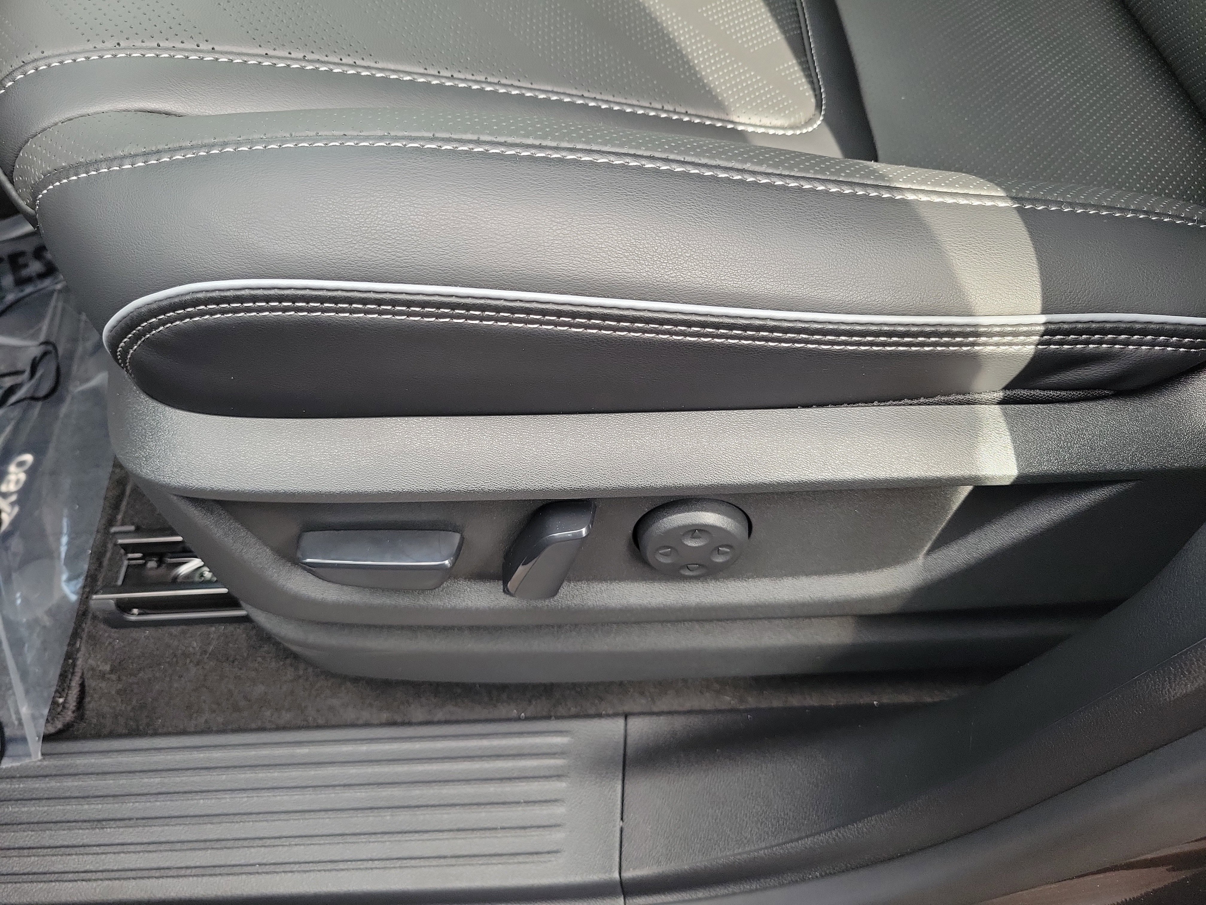 New 2026 INFINITI QX80 Luxe w/ Cargo Package image 17