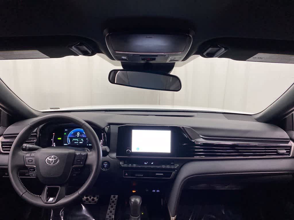 Used 2025 Toyota Camry SE FWD image 6