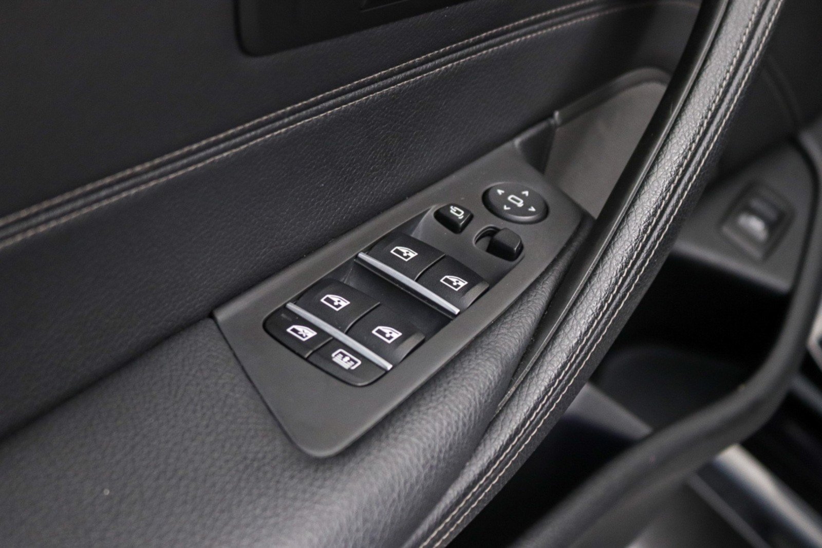 Used 2021 BMW 540i w/ Executive Package RWD image 27
