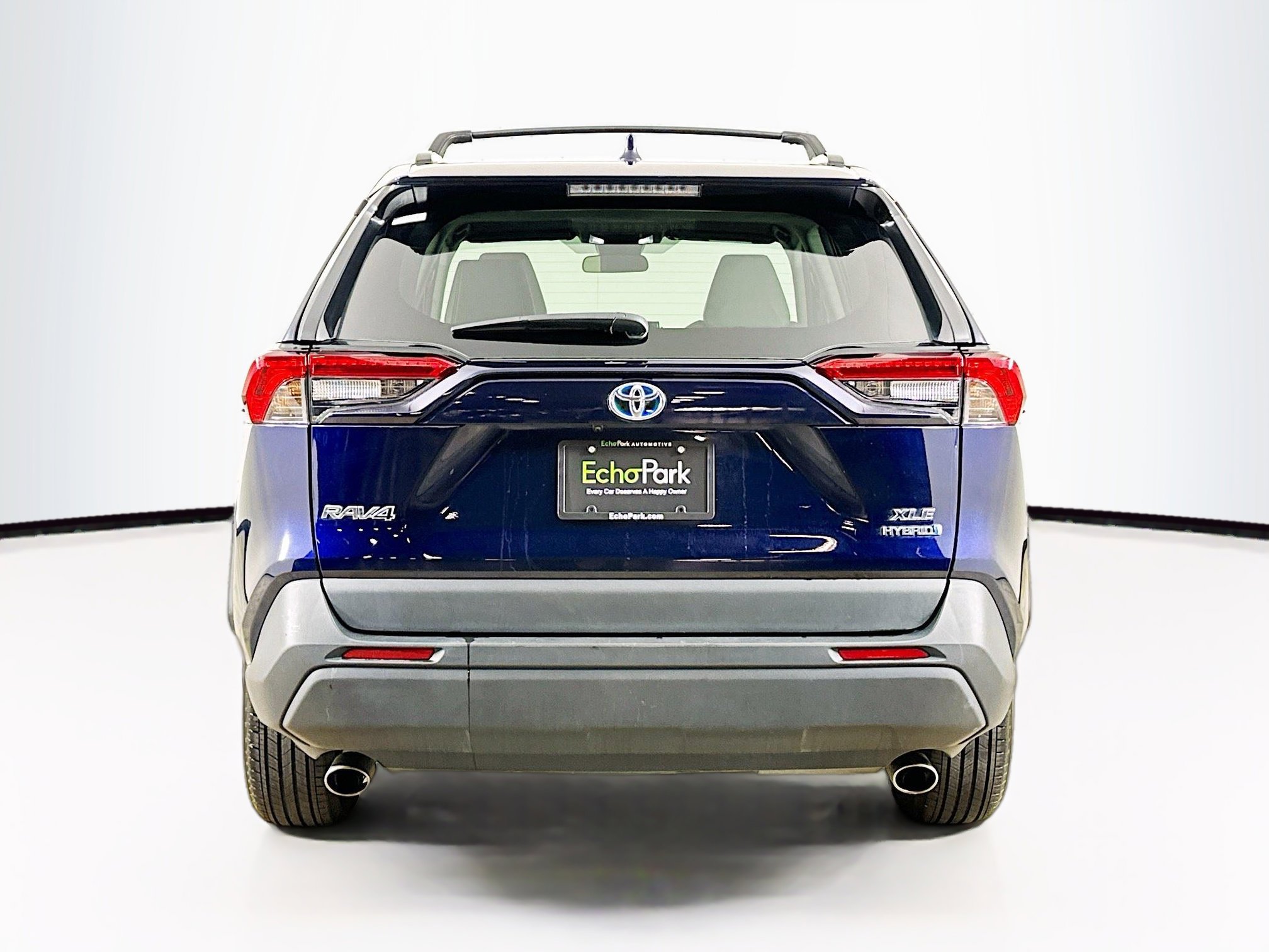 Used 2022 Toyota RAV4 XLE Premium image 7