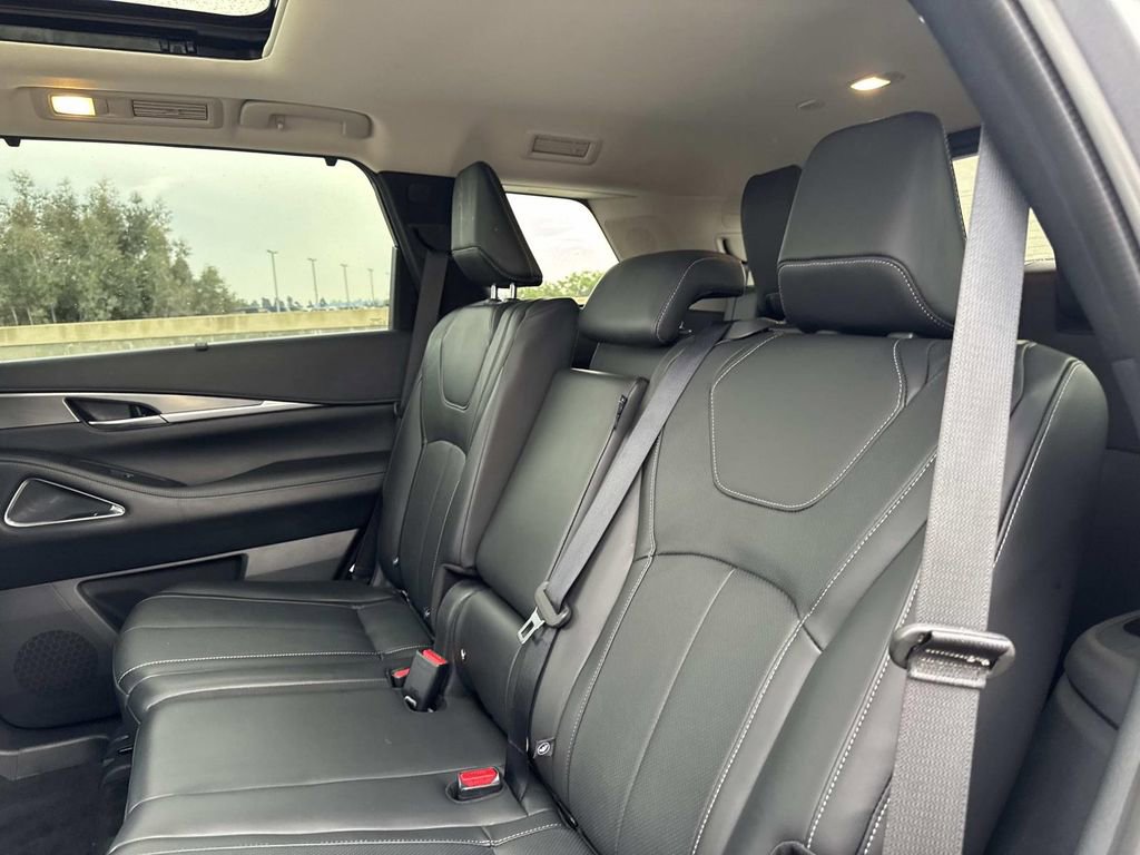 Certified 2025 INFINITI QX60 Luxe image 13
