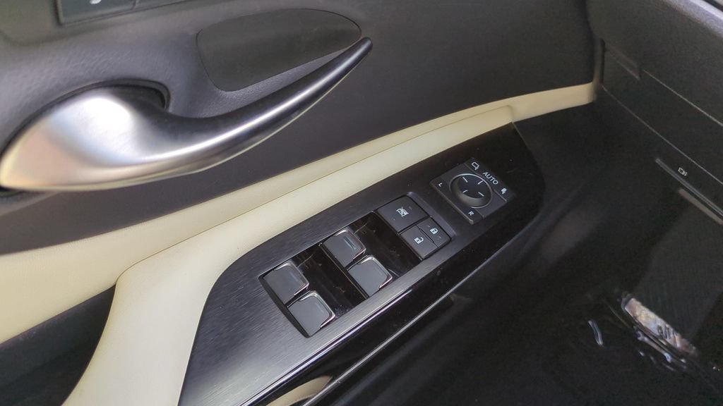 Used 2022 Lexus ES 350 w/ Premium Package FWD image 19