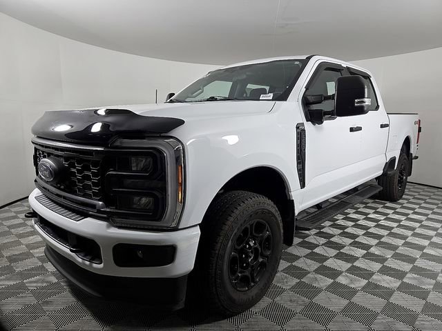 Used 2023 Ford F250 XL w/ STX Appearance Package image 2