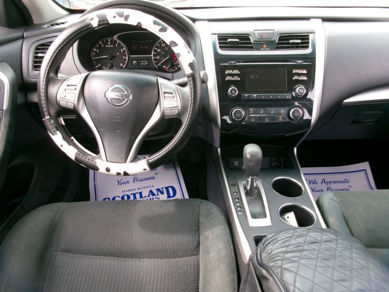 Used 2015 Nissan Altima 2.5 S w/ Sport Value Package FWD image 11