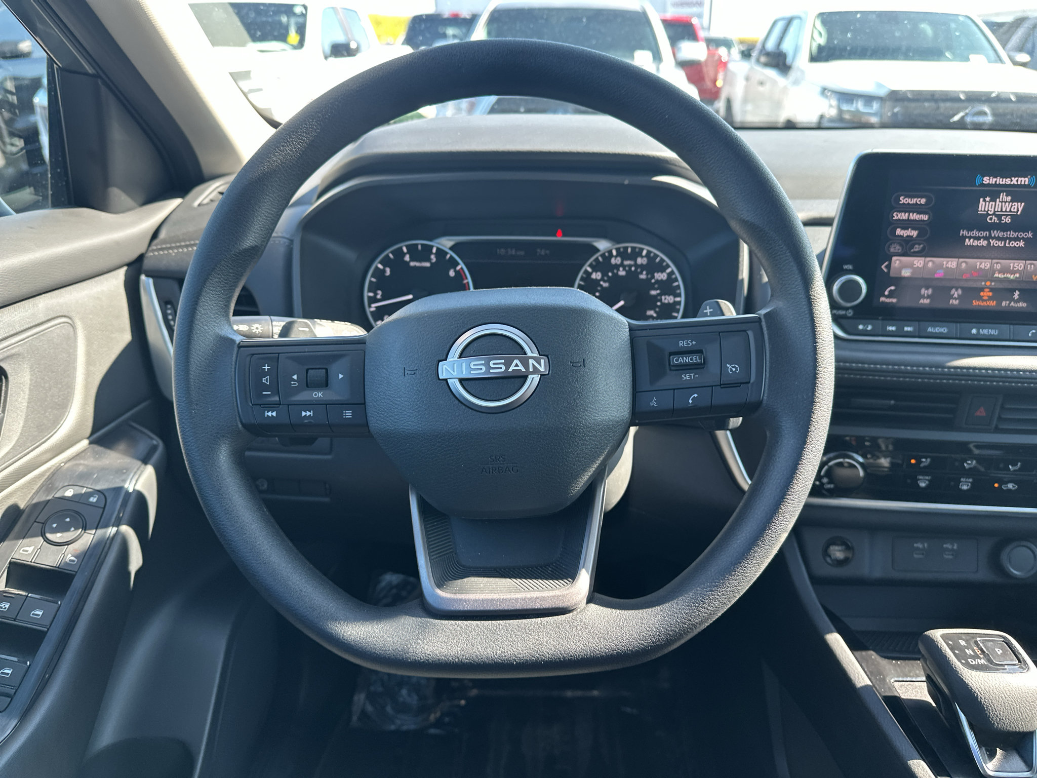 Used 2025 Nissan Rogue S AWD/4WD image 19