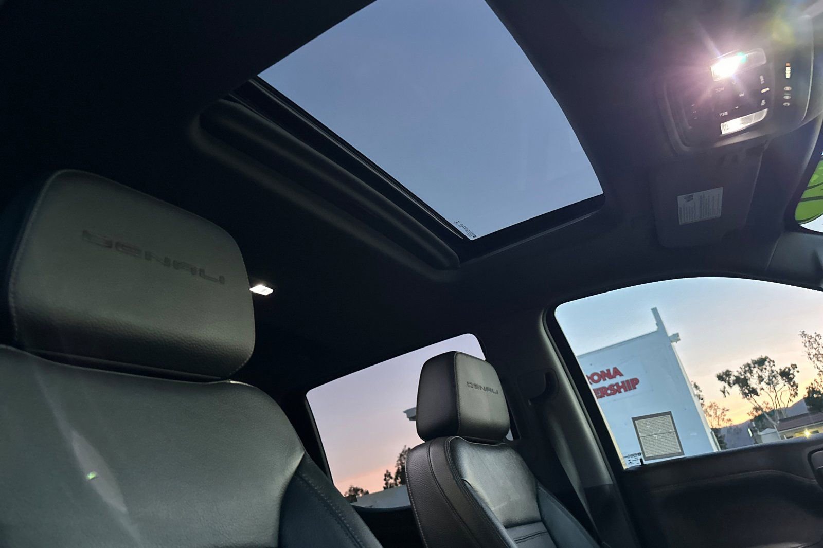 Used 2021 GMC Sierra 1500 Denali w/ Denali Ultimate Package image 15