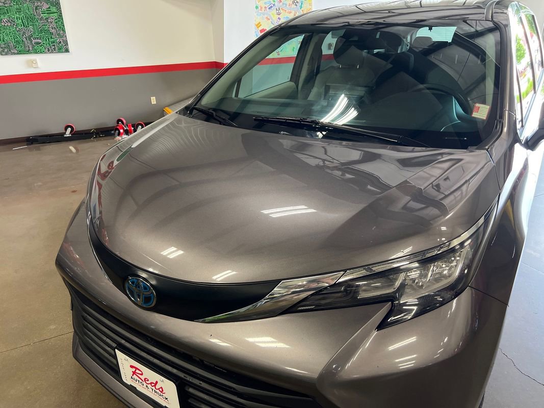 Used 2021 Toyota Sienna LE image 28
