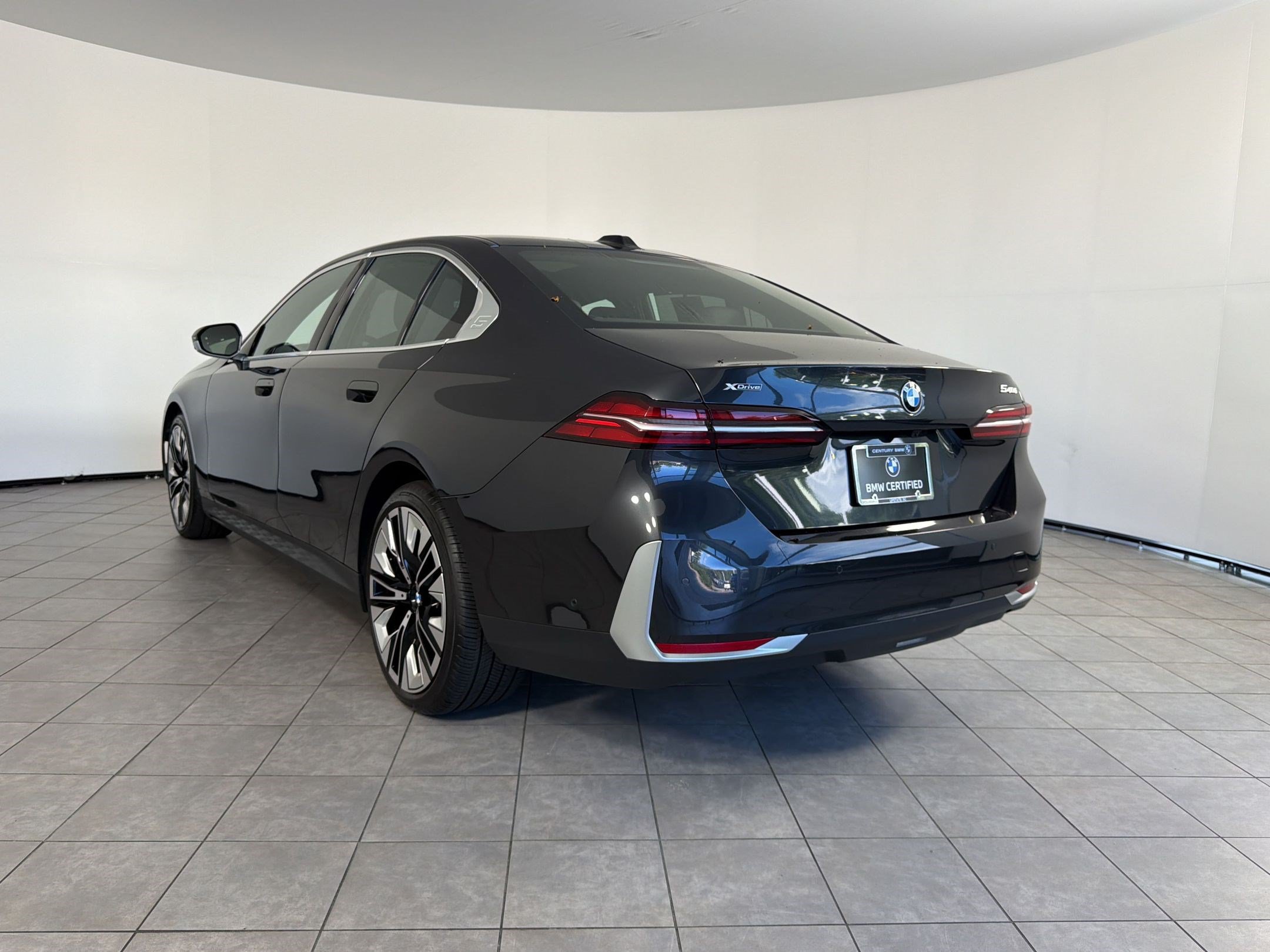 Used 2026 BMW 540i xDrive AWD/4WD image 3