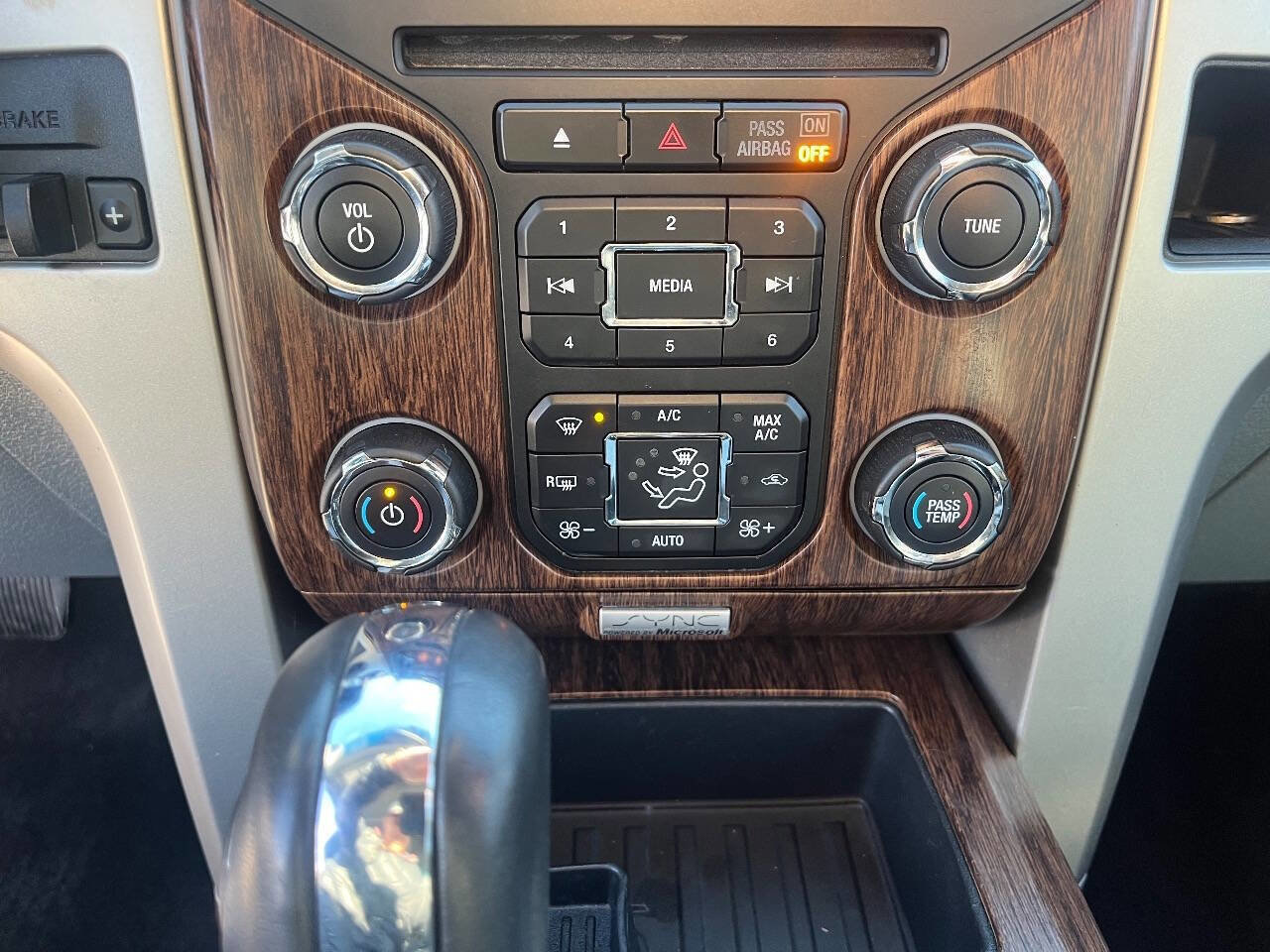 Used 2014 Ford F150 Lariat w/ Equipment Group 502A Luxury image 20