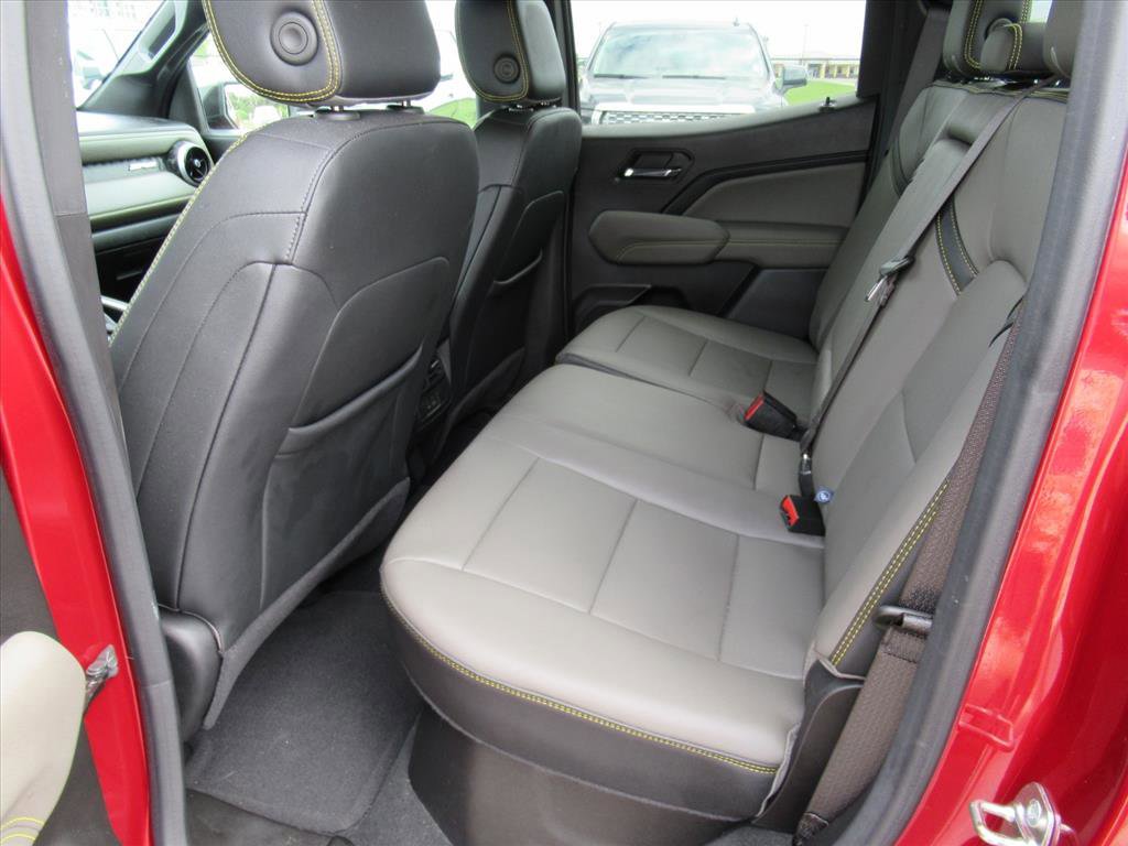 Used 2024 Chevrolet Colorado ZR2 w/ ZR2 Convenience Package III image 28