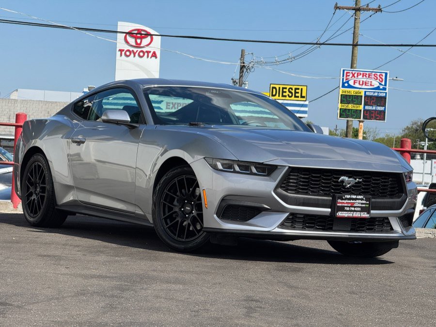 Used 2024 Ford Mustang Premium RWD image 3
