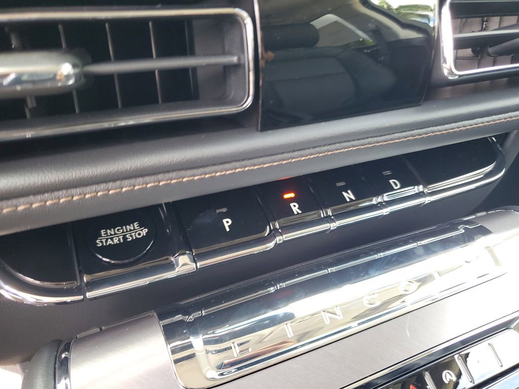 New 2025 Lincoln Aviator 2WD w/ Jet Appearance Package image 30