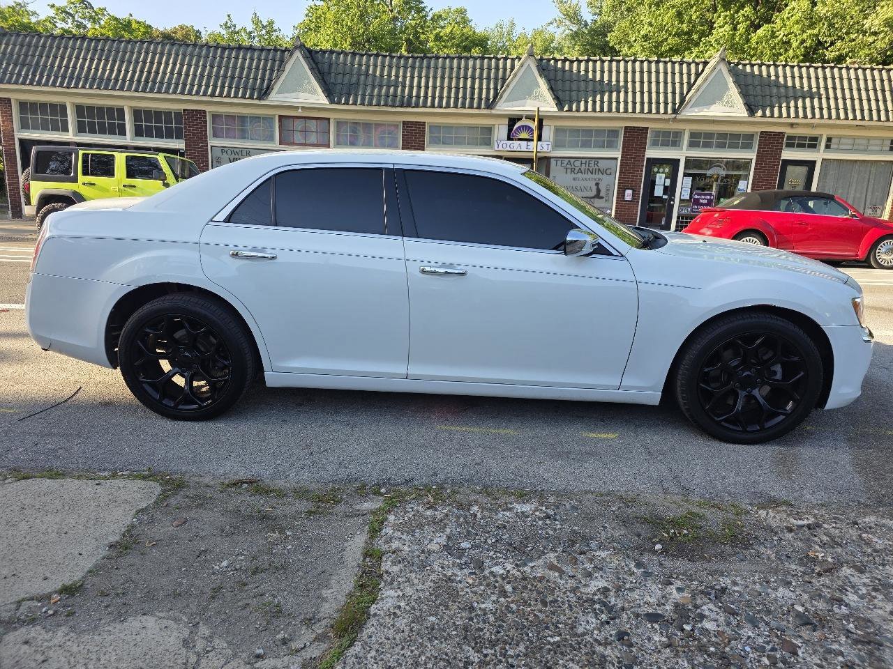 Used 2014 Chrysler 300 C AWD/4WD image 7