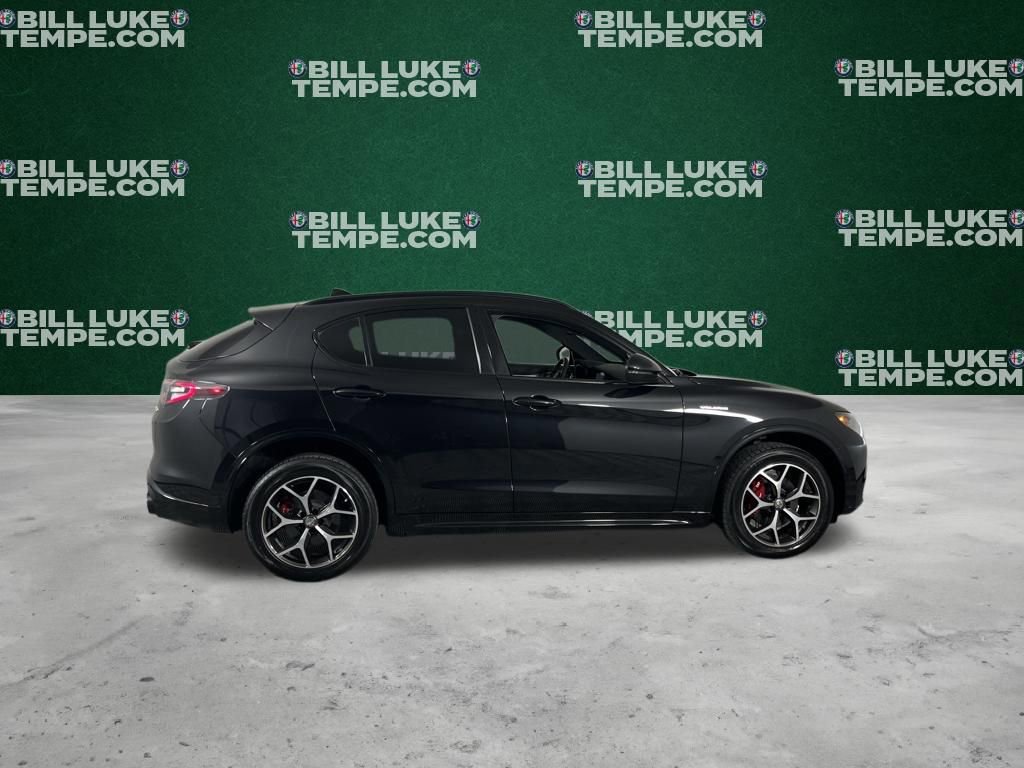 Used 2024 Alfa Romeo Stelvio Veloce image 6