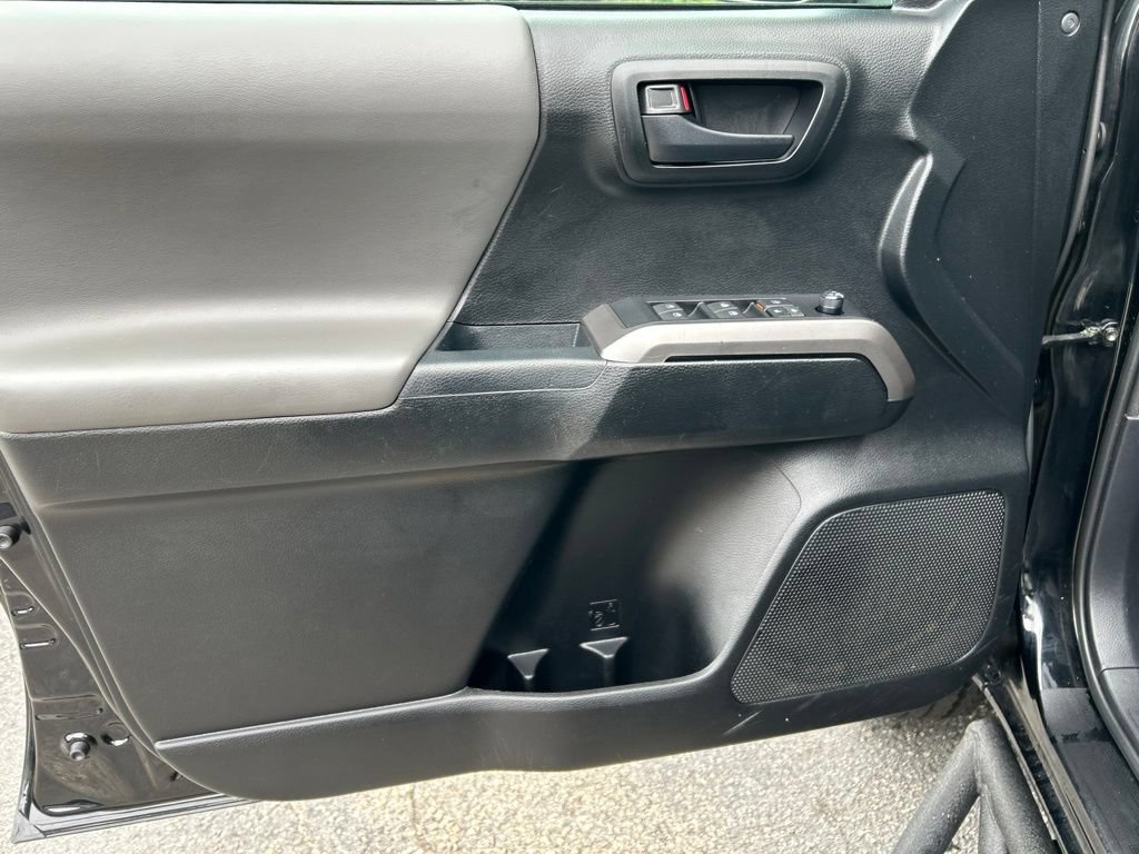 Used 2021 Toyota Tacoma SR5 RWD image 12