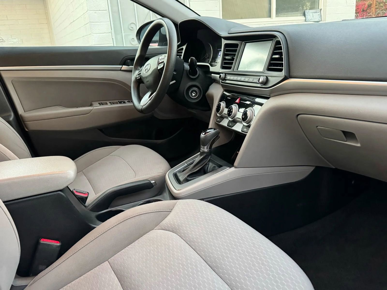 Used 2019 Hyundai Elantra SEL image 9