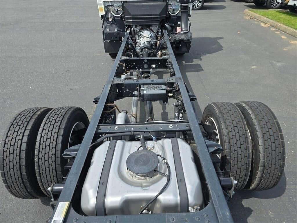 New 2024 Chevrolet Low Cab Forward image 6