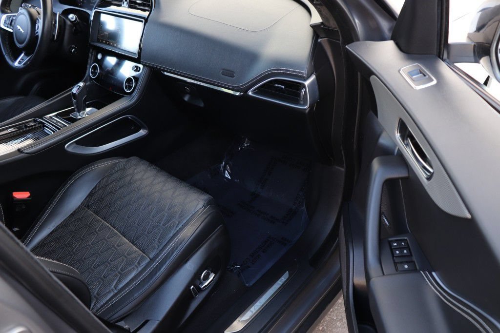 Used 2020 Jaguar F-PACE SVR AWD/4WD image 32