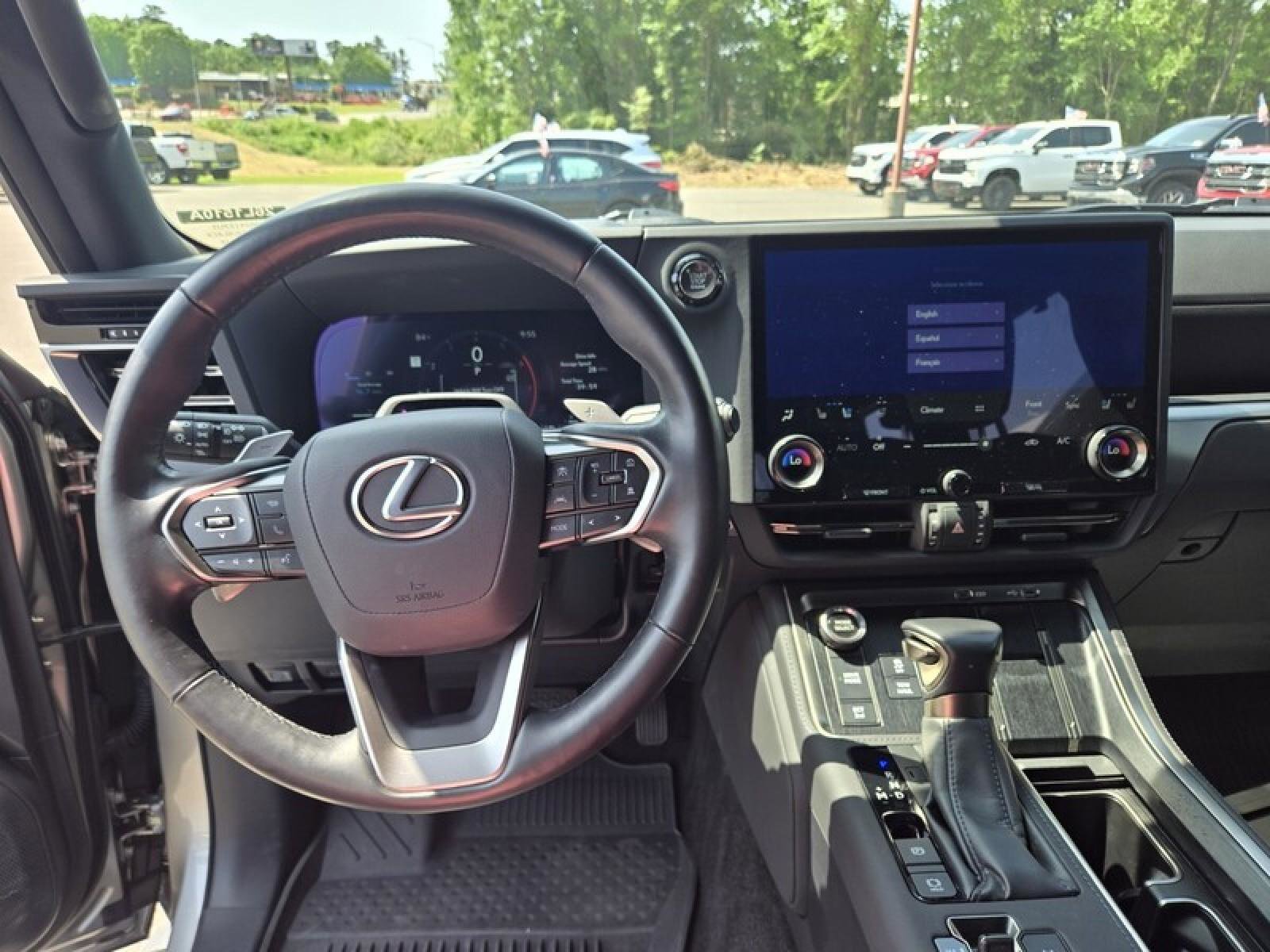 Used 2024 Lexus GX 550 w/ Accessory Package (Z1) AWD/4WD image 11
