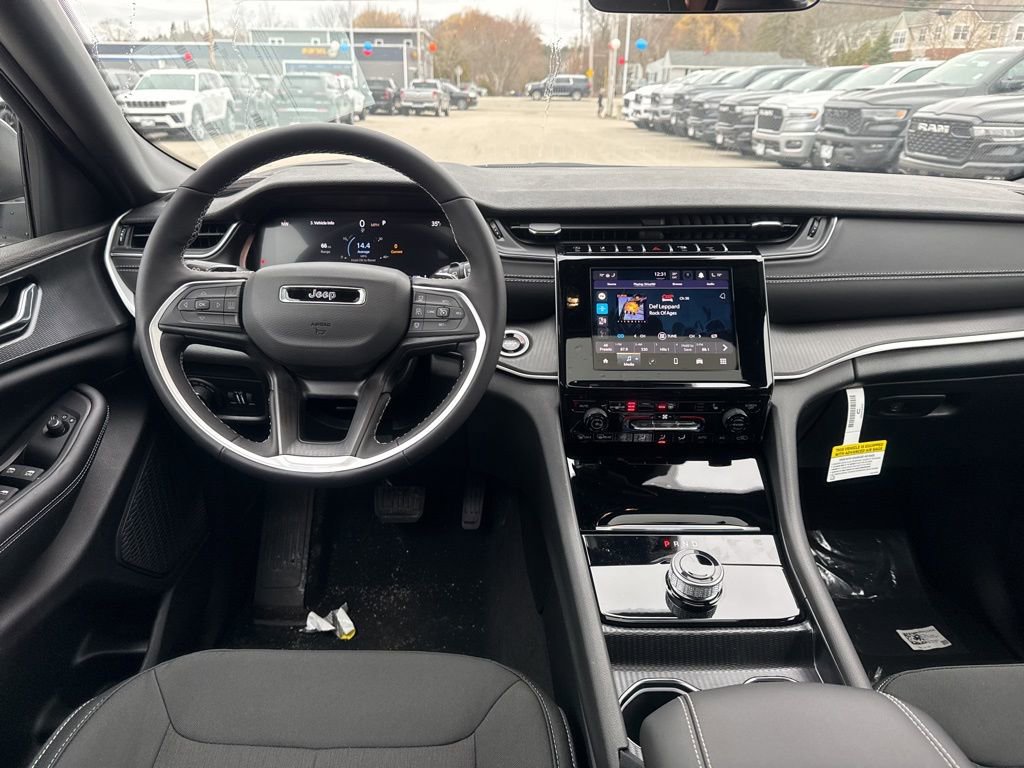 New 2026 Jeep Grand Cherokee Laredo image 21