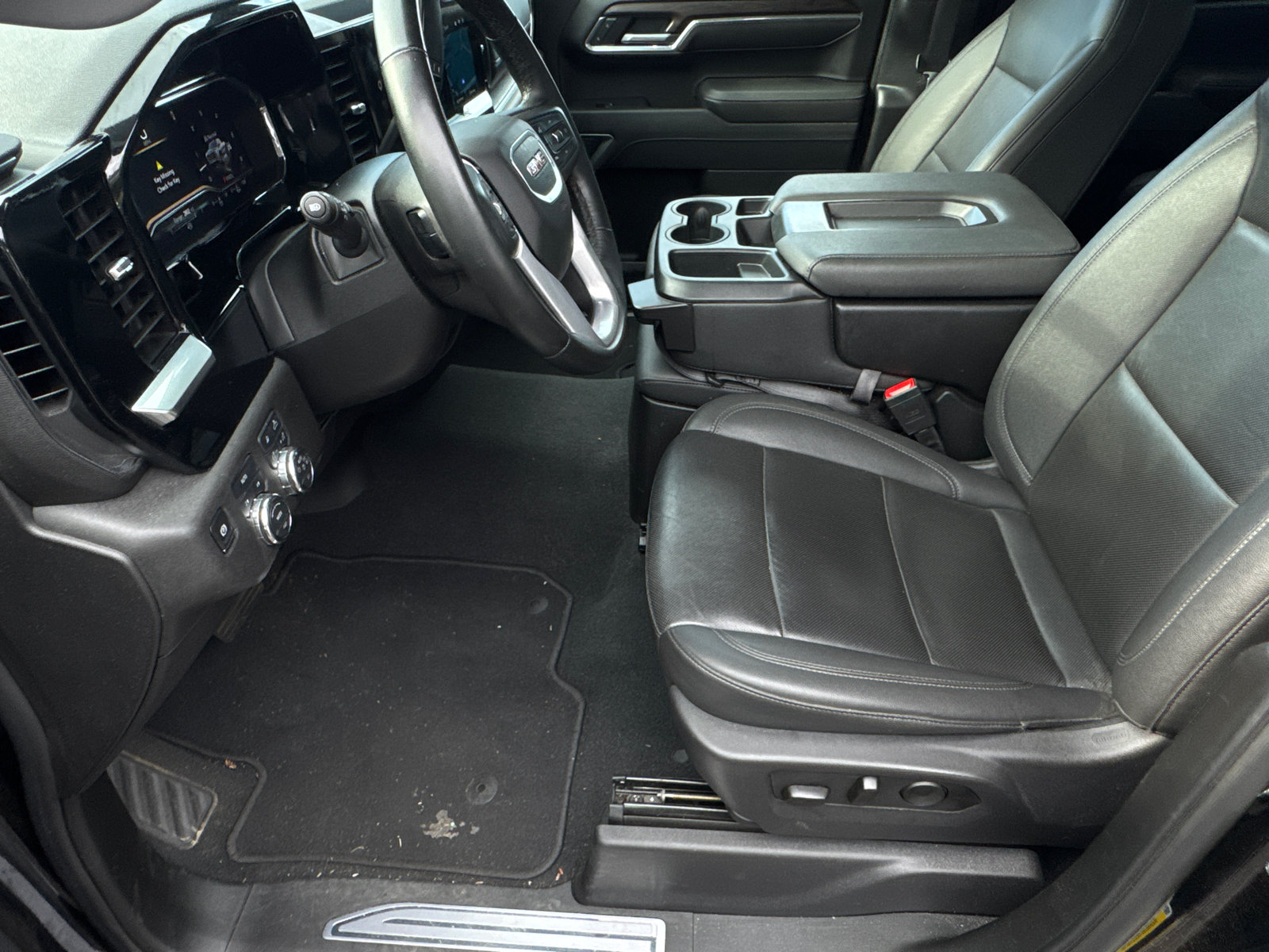 Used 2025 GMC Sierra 1500 SLT AWD/4WD image 9