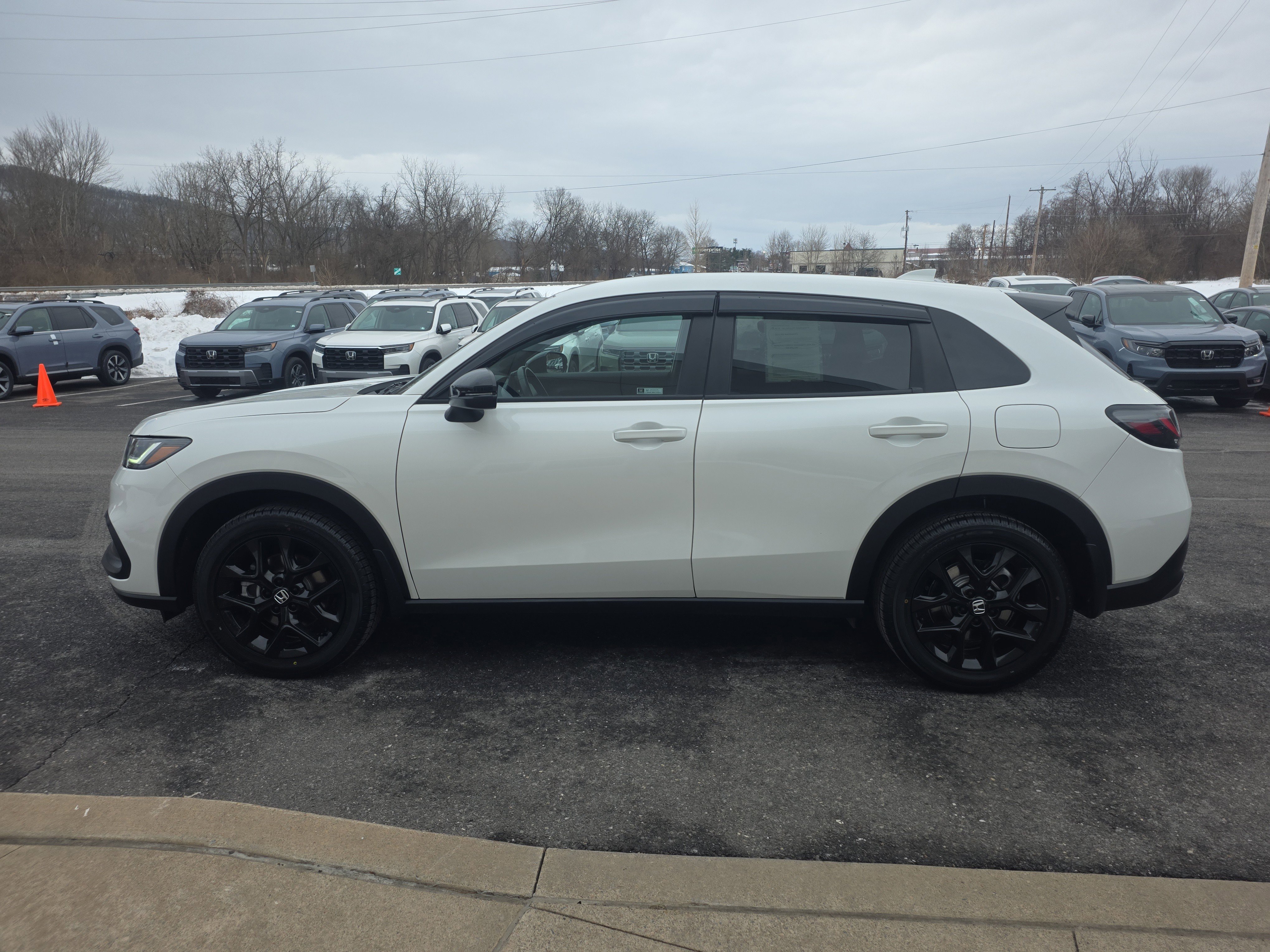 Used 2023 Honda HR-V Sport image 8