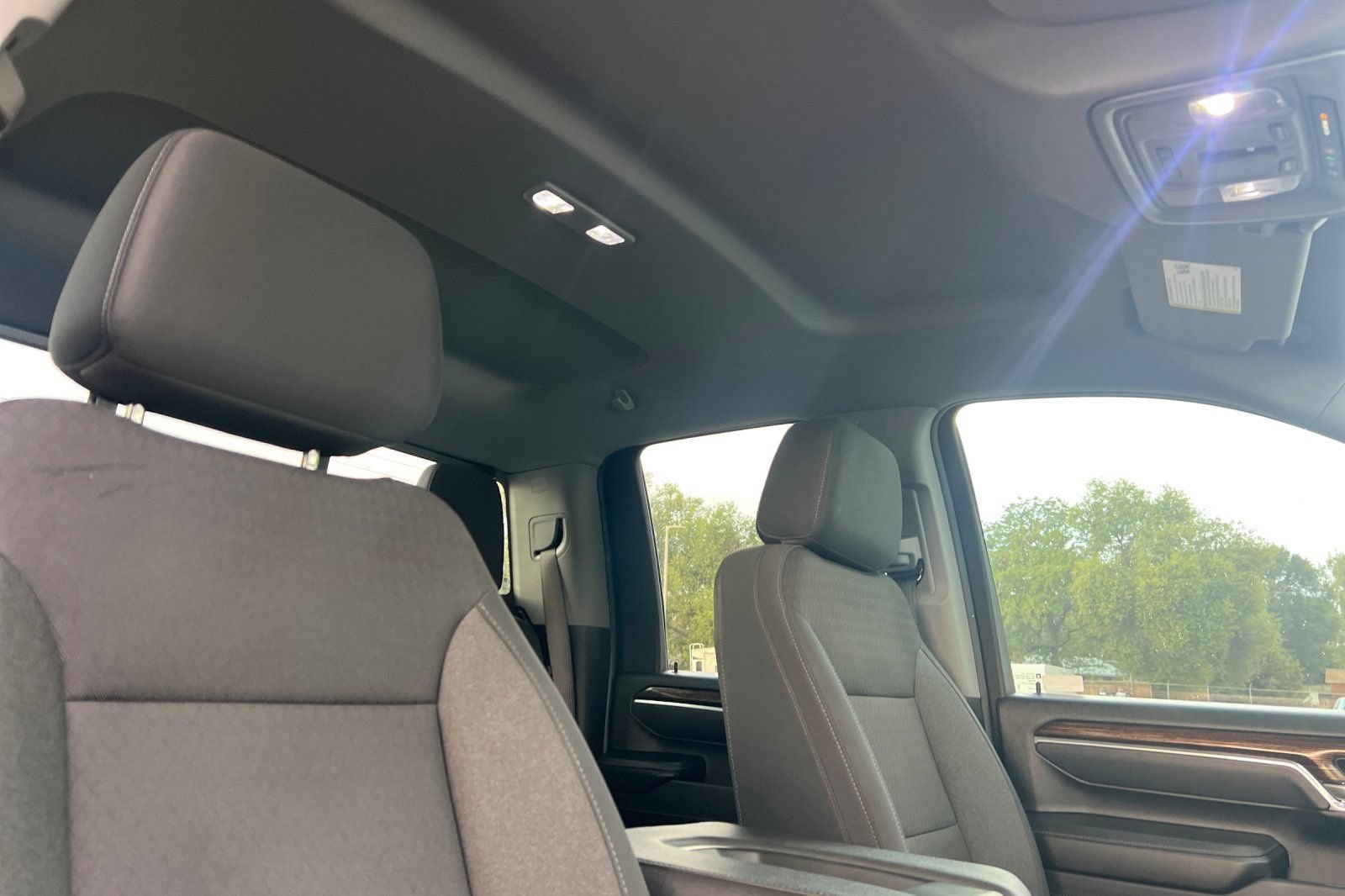 Used 2025 GMC Sierra 2500 SLE w/ SLE Value Package; AWD/4WD image 13