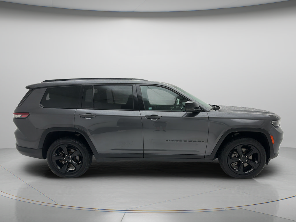 Used 2023 Jeep Grand Cherokee L Laredo AWD/4WD image 2