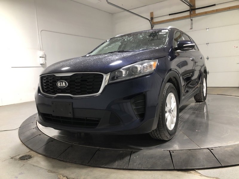 Used 2019 Kia Sorento LX w/ LX Convenience Package image 3