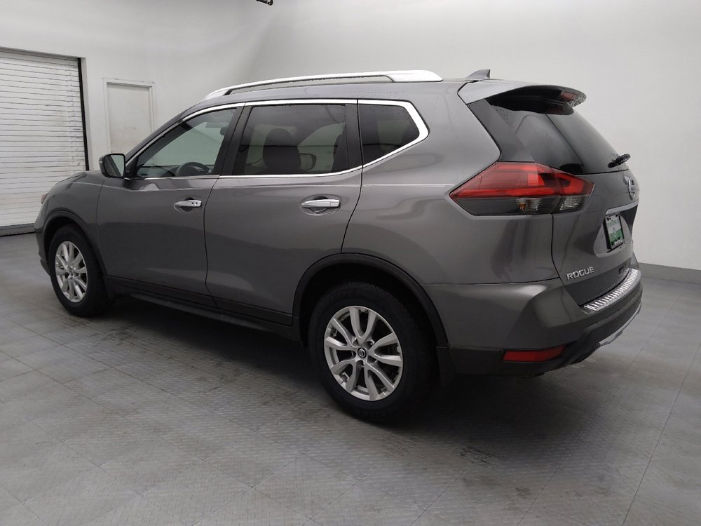 Used 2018 Nissan Rogue SV image 3