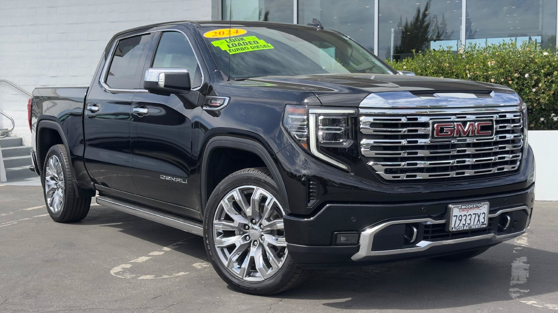 Used 2024 GMC Sierra 1500 Denali AWD/4WD image 1