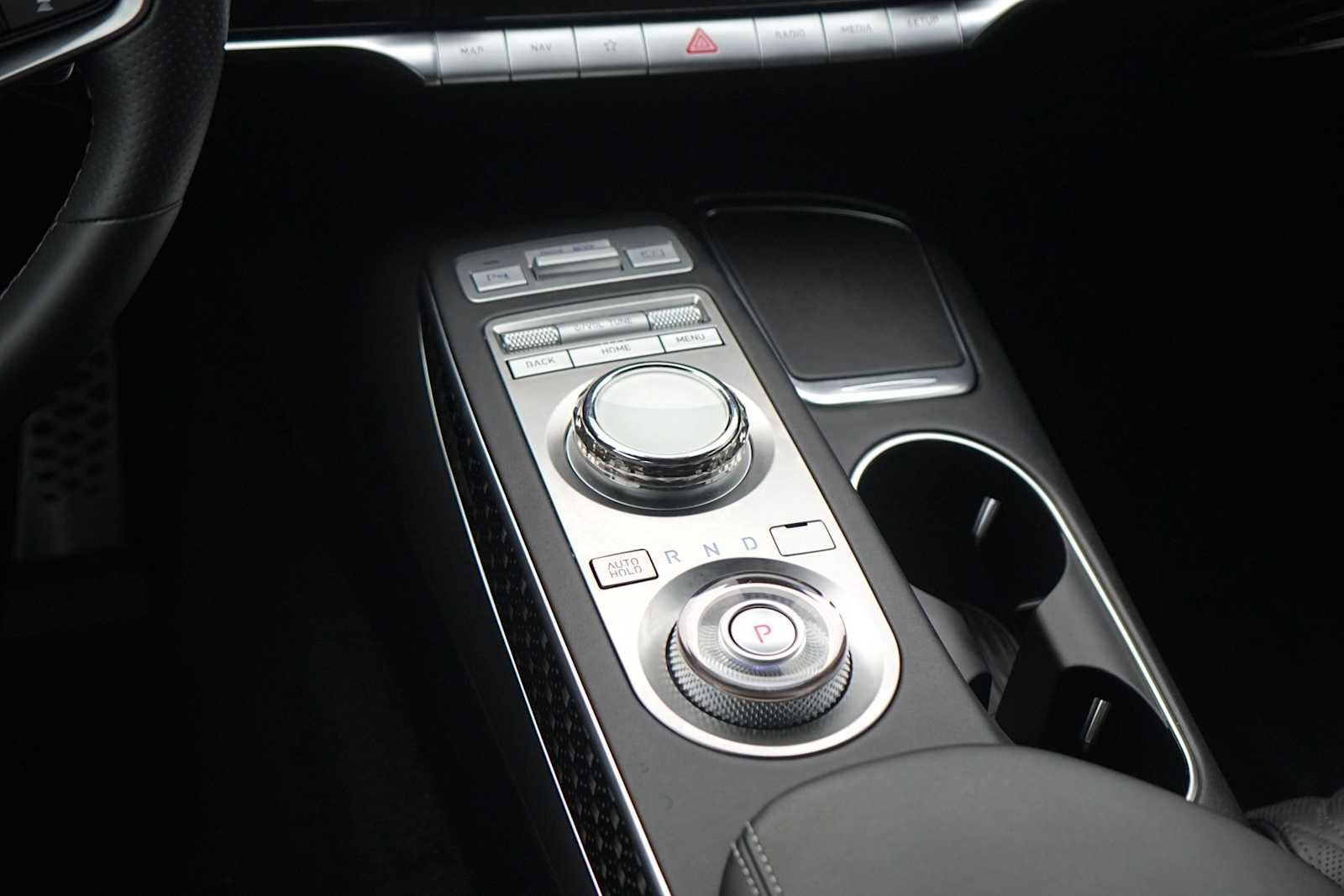 Used 2024 Genesis GV70 3.5T Sport w/ Sport Prestige Package AWD/4WD image 20