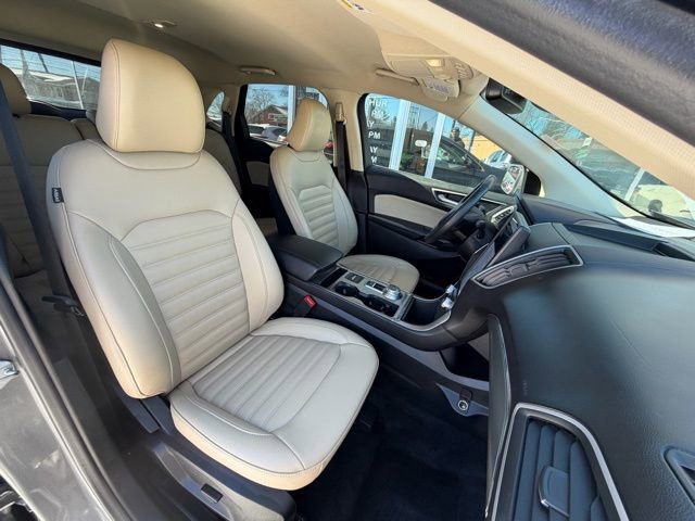 Used 2022 Ford Edge SEL image 11
