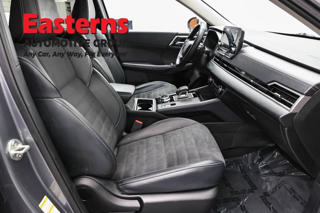 Used 2024 Mitsubishi Outlander SE FWD image 23
