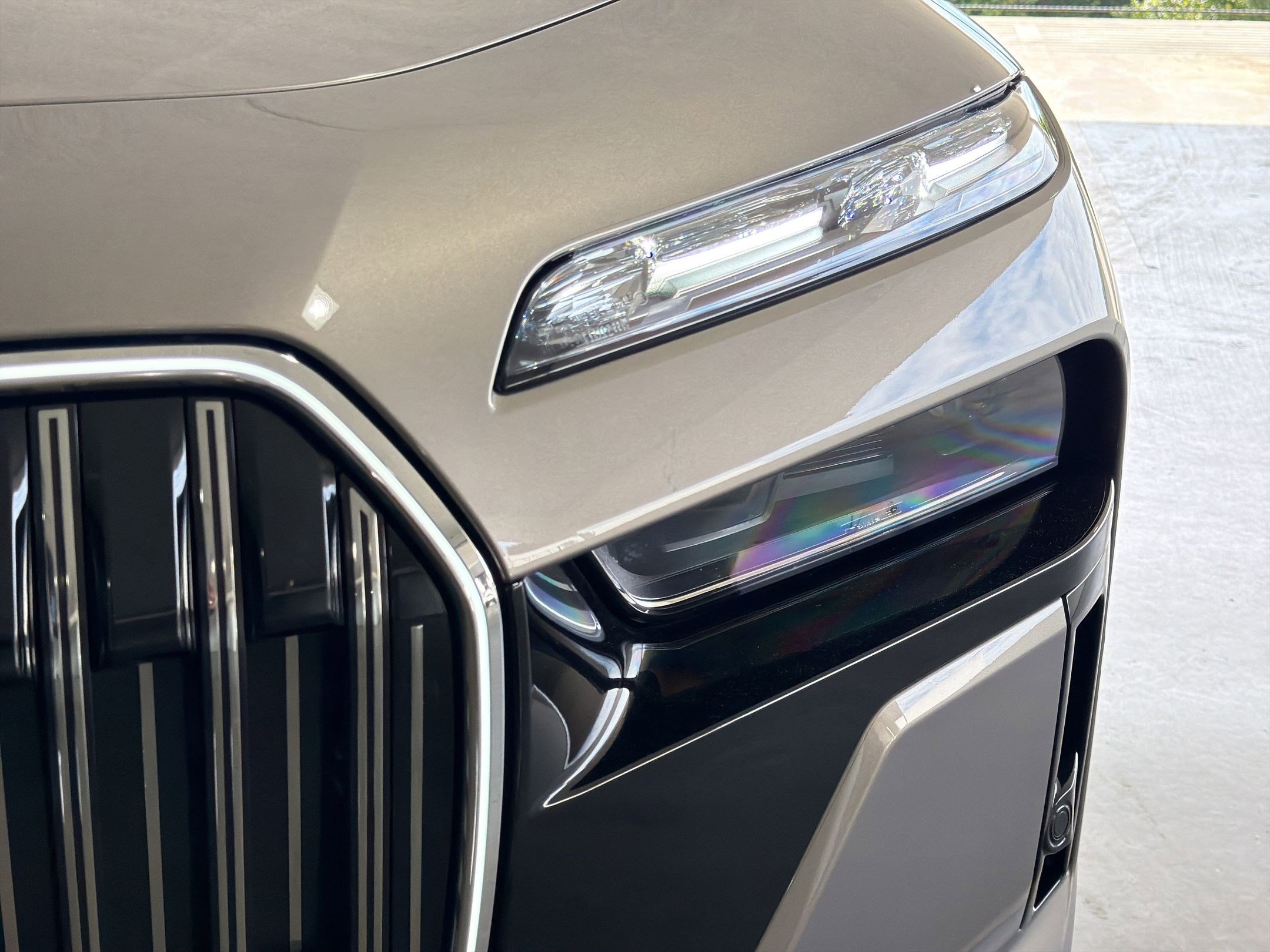 Used 2025 BMW 750e xDrive w/ Executive Package image 10