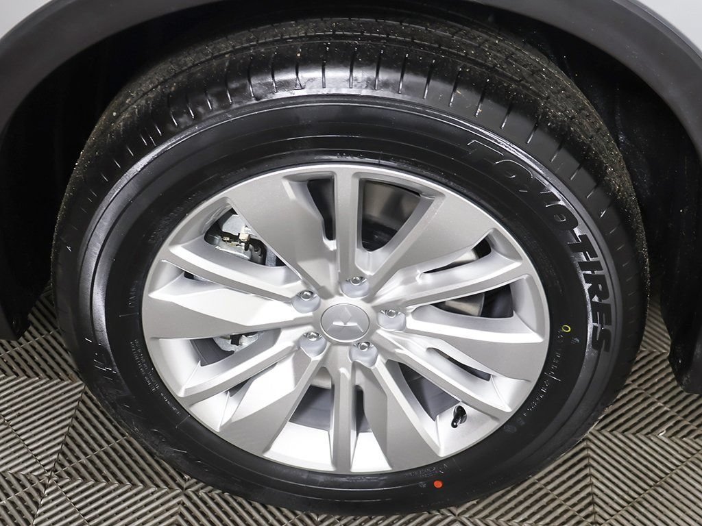New 2026 Mitsubishi Outlander ES AWD/4WD image 19