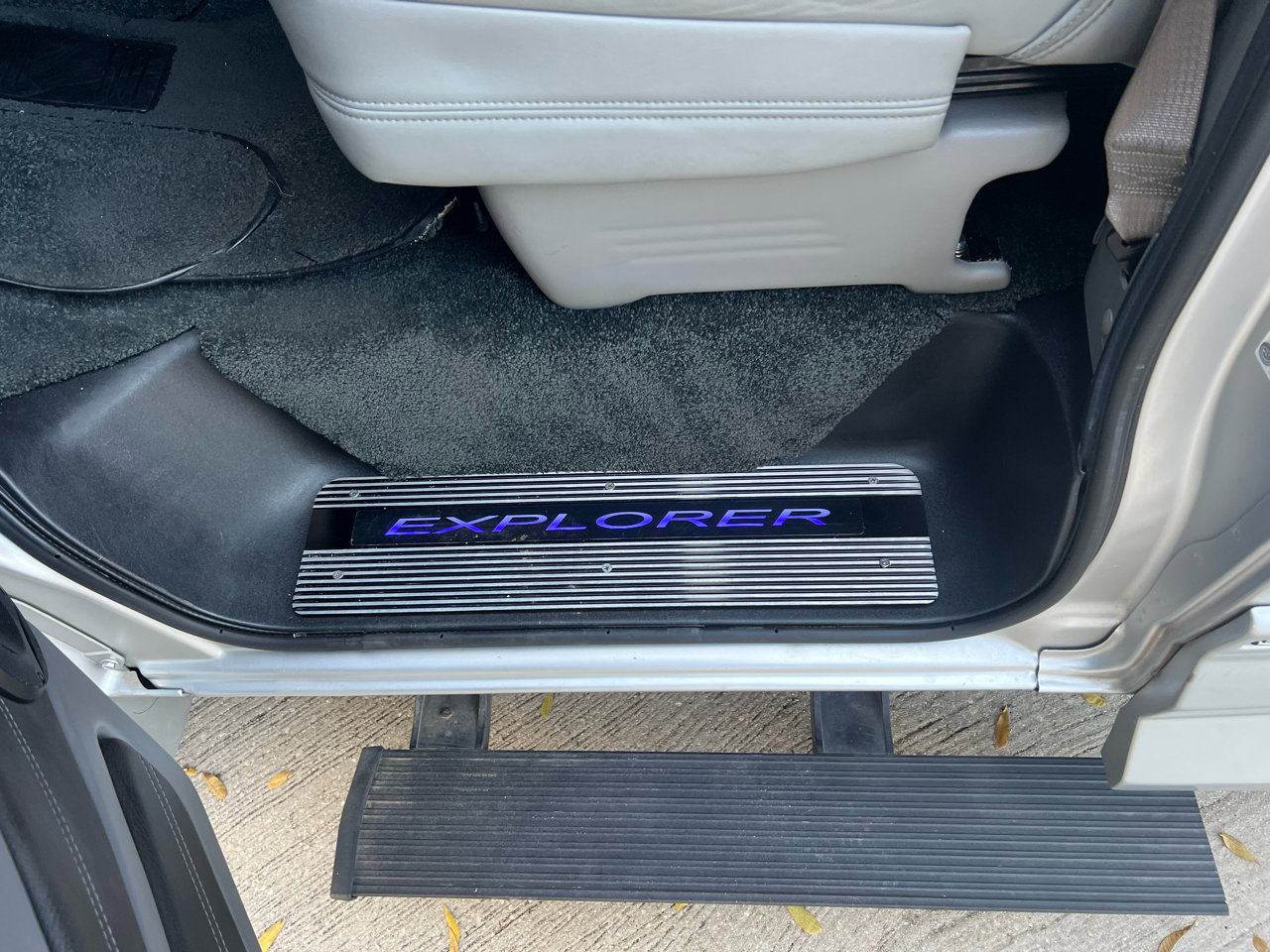 Used 2022 Chevrolet Express 2500 Extended w/ Enhanced Convenience Package image 16