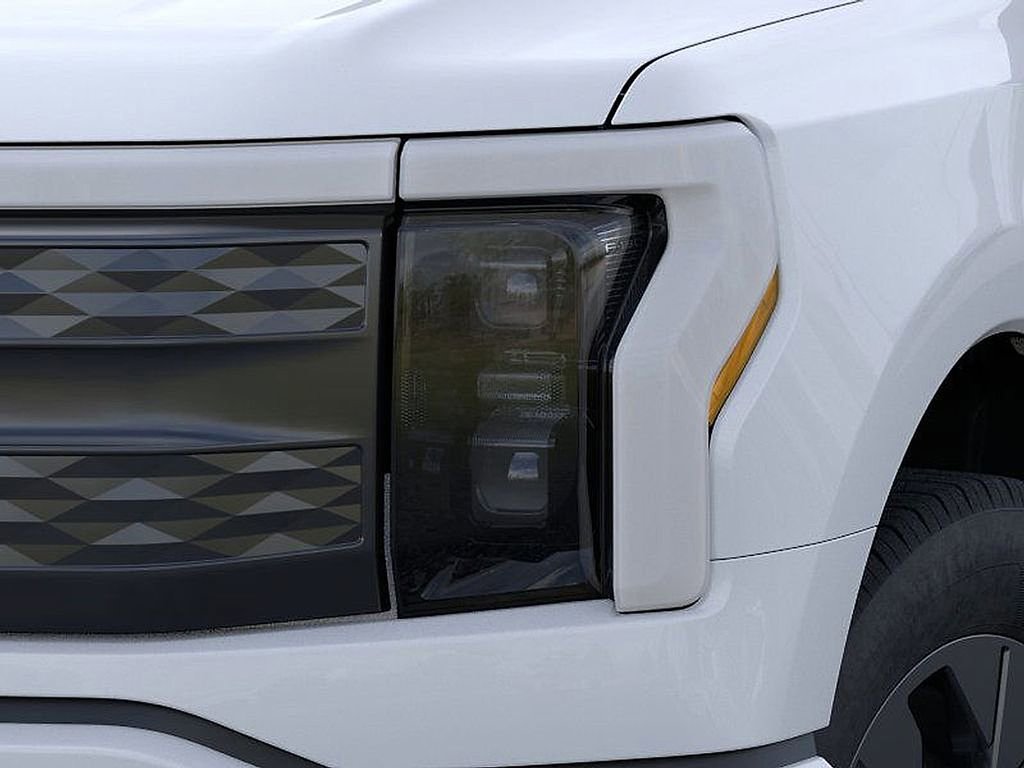 New 2025 Ford F150 Lightning Lariat image 18