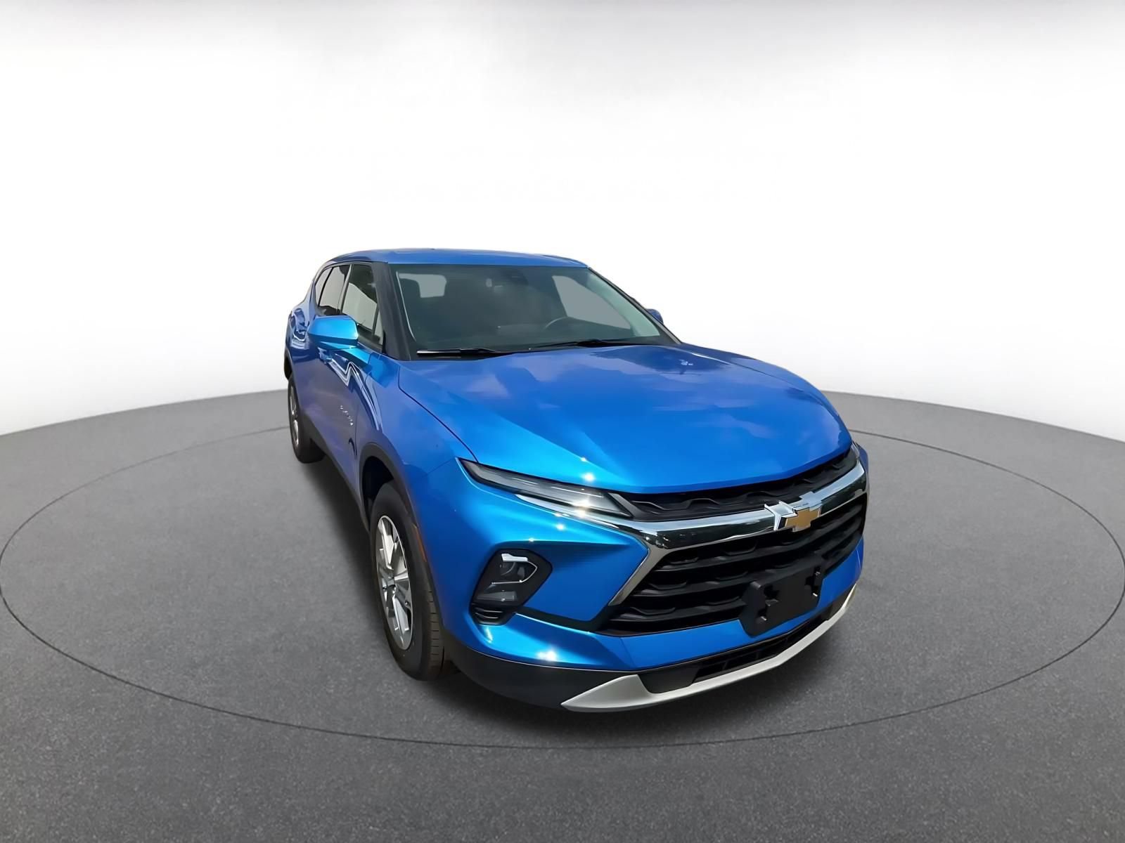 Used 2026 Chevrolet Blazer LT AWD/4WD image 3