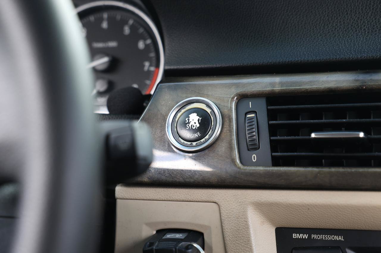 Used 2009 BMW 328i Convertible RWD image 29