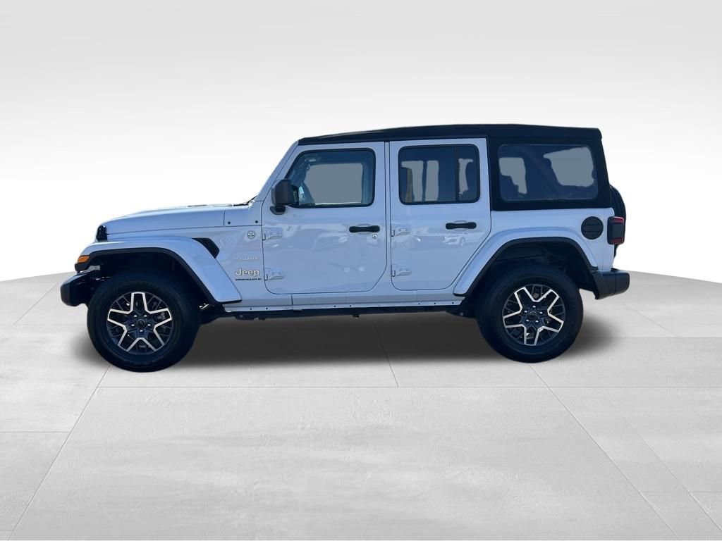 Used 2024 Jeep Wrangler Unlimited Sahara AWD/4WD image 2