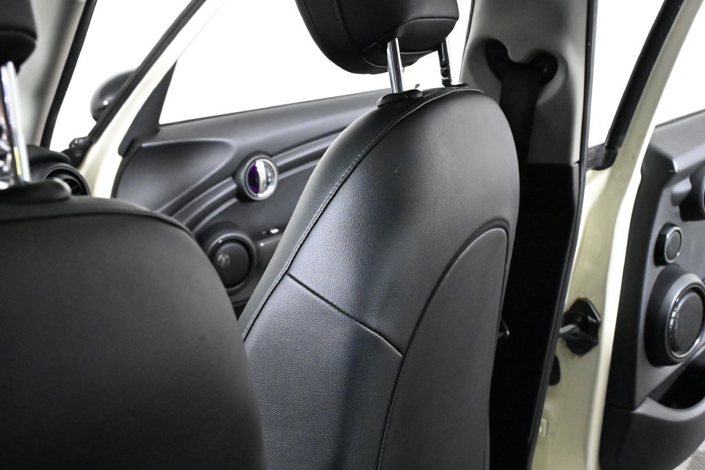 Used 2017 MINI Cooper 4-Door Hardtop FWD image 25