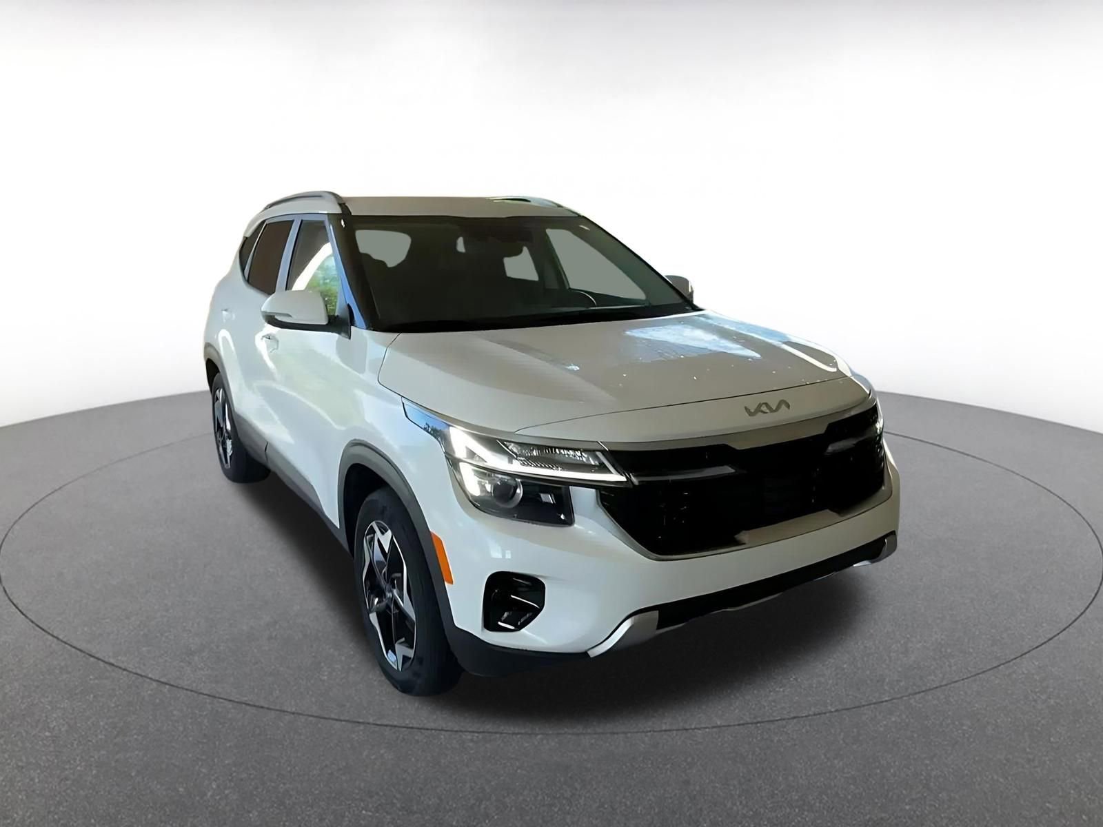 Used 2025 Kia Seltos S FWD image 3