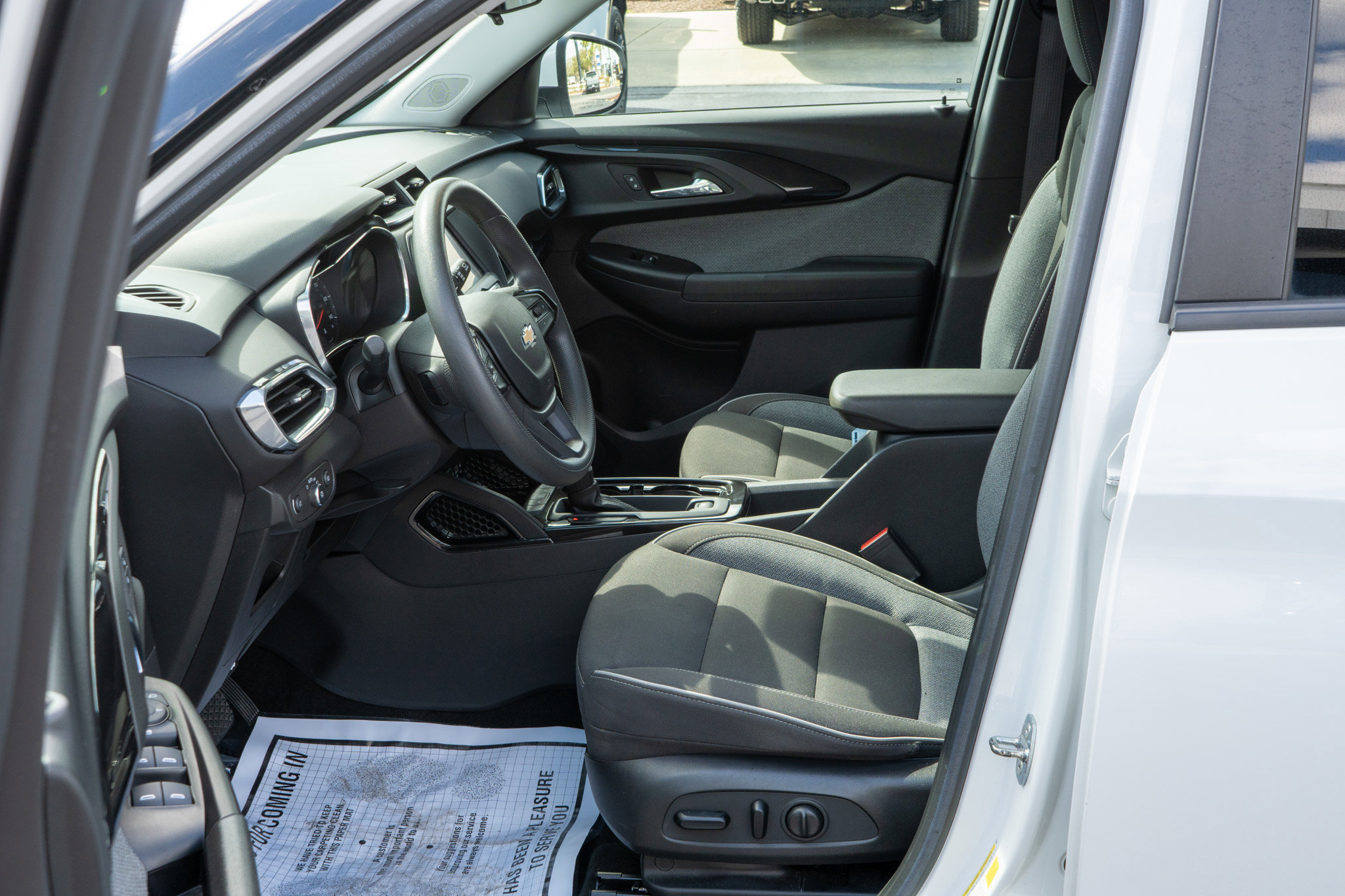 Certified 2022 Chevrolet TrailBlazer LT w/ Driver Confidence Package image 18