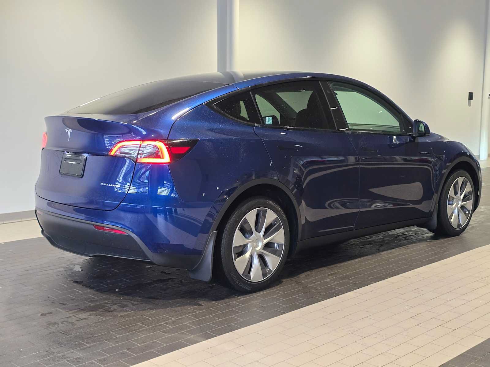 Used 2021 Tesla Model Y Long Range AWD/4WD image 7
