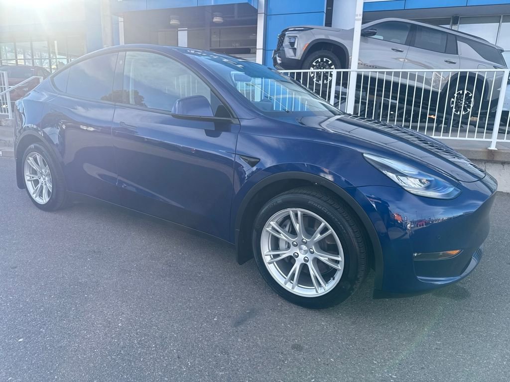 Used 2021 Tesla Model Y Long Range image 11